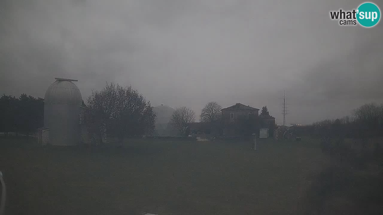 Webcam en direct de l’Observatoire de Višnjan – Explorez le ciel, les astéroïdes, les comètes et les météoroïdes