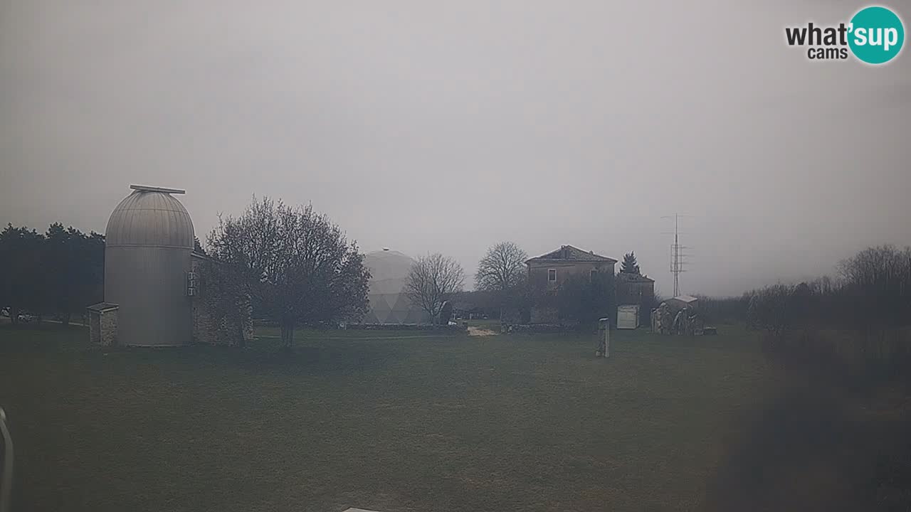 Višnjan-Observatorium Live Webcam – Explore the Sky, Asteroids, Comets, and Meteoroids