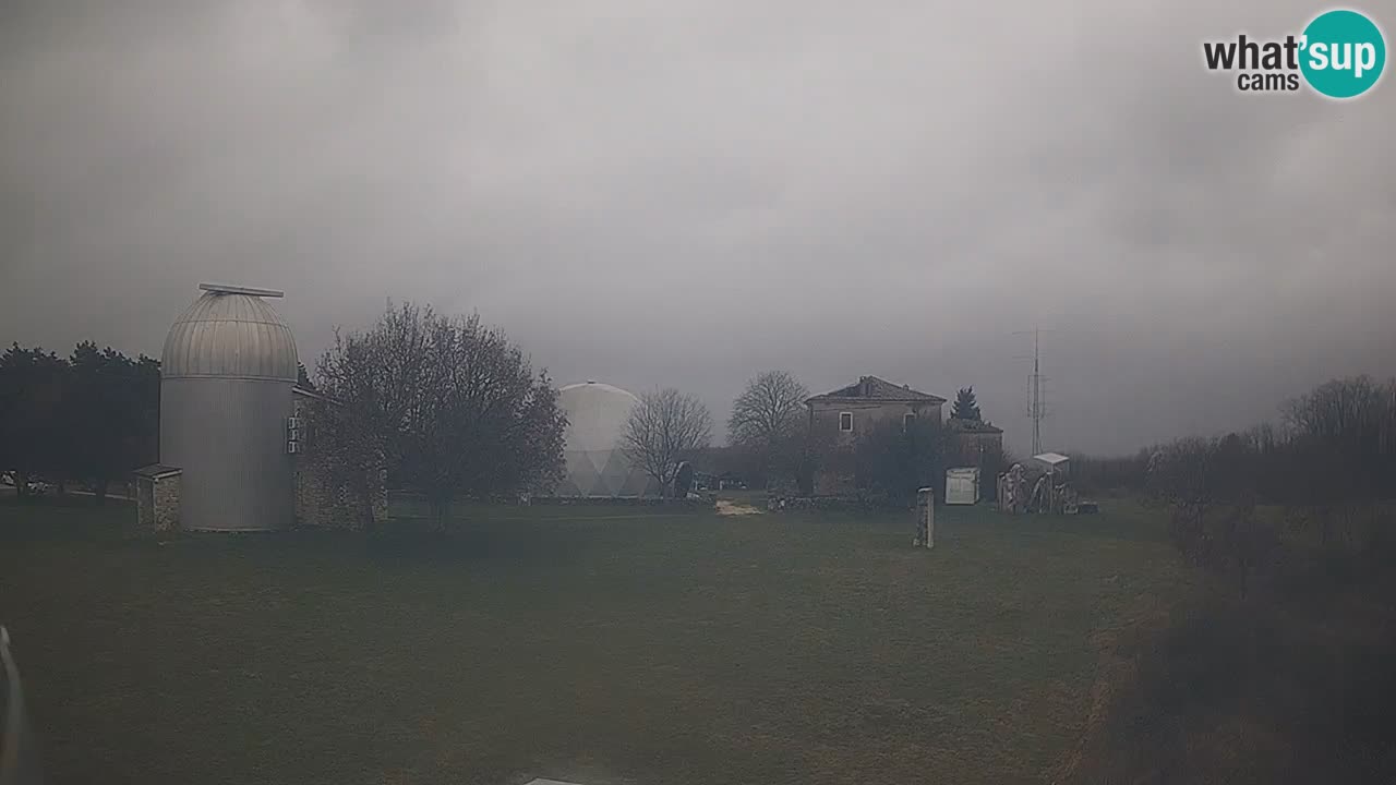 Višnjan-Observatorium Live Webcam – Explore the Sky, Asteroids, Comets, and Meteoroids