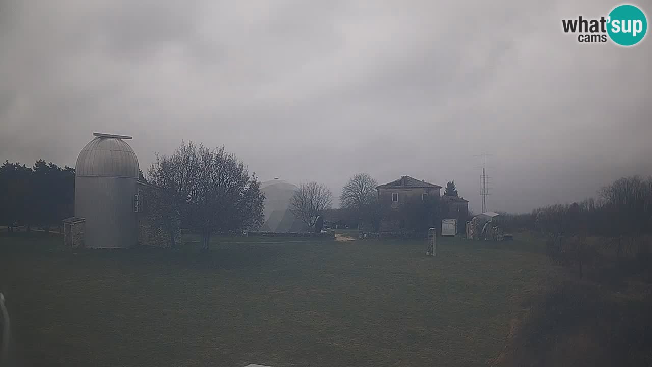 Cámara web en vivo del Observatorio de Višnjan: explora el cielo, los asteroides, cometas y meteoroides