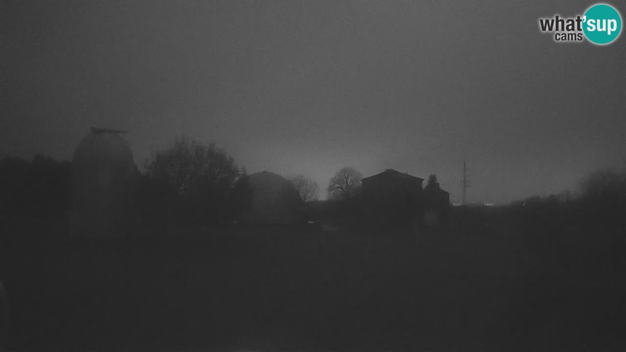 Cámara web en vivo del Observatorio de Višnjan: explora el cielo, los asteroides, cometas y meteoroides
