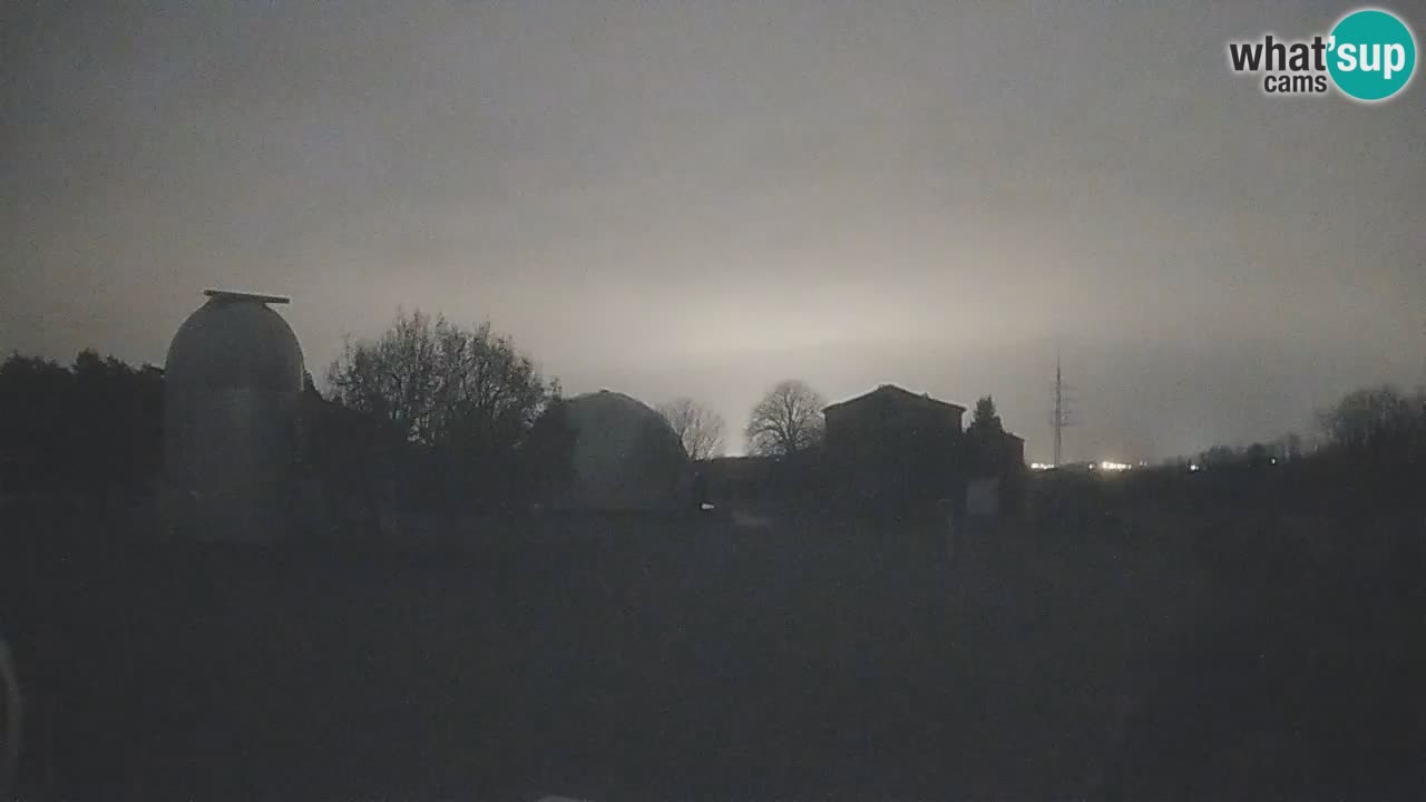 Webcam en direct de l’Observatoire de Višnjan – Explorez le ciel, les astéroïdes, les comètes et les météoroïdes