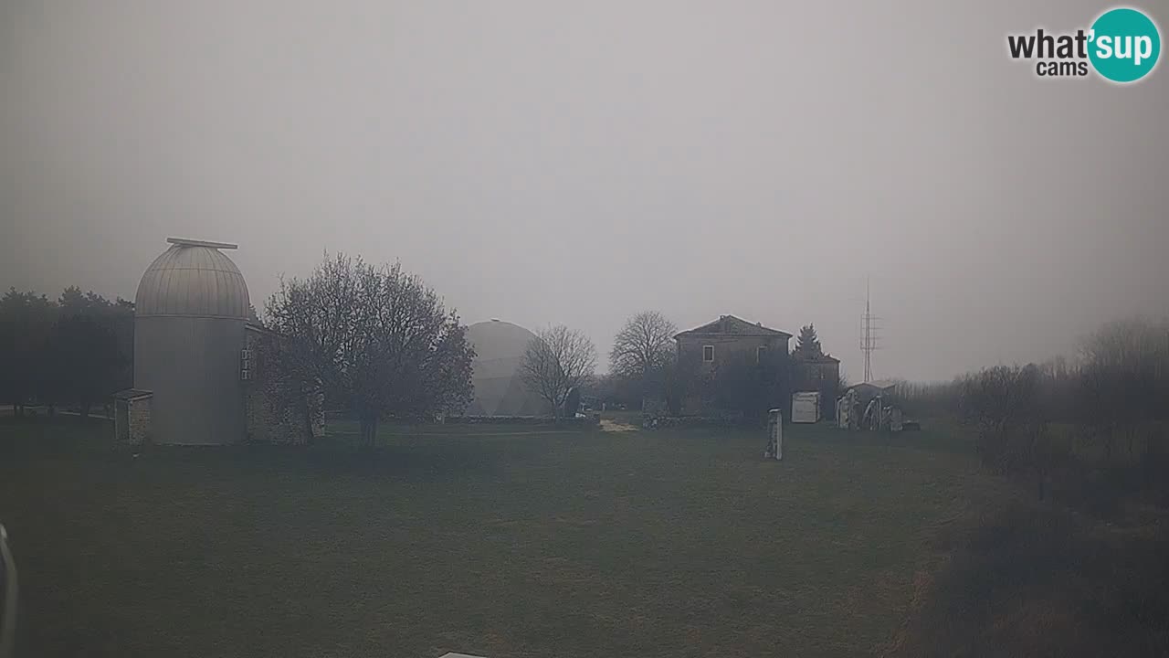 Webcam en direct de l’Observatoire de Višnjan – Explorez le ciel, les astéroïdes, les comètes et les météoroïdes