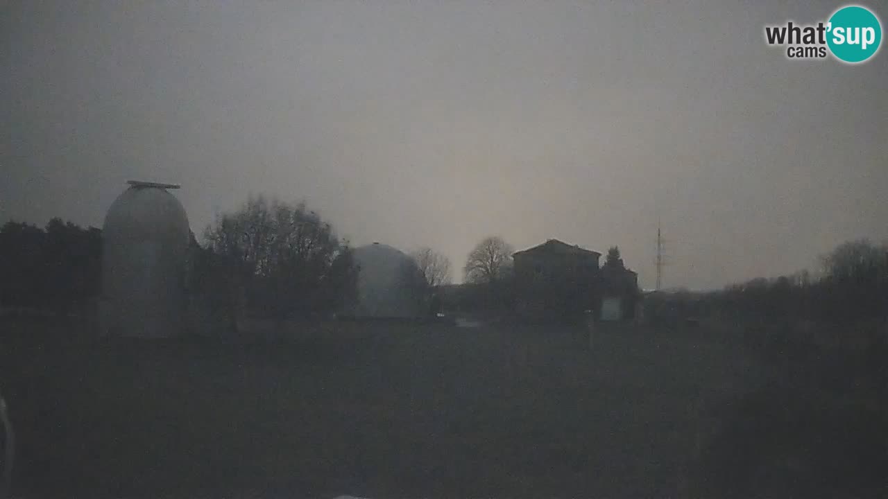 Webcam en direct de l’Observatoire de Višnjan – Explorez le ciel, les astéroïdes, les comètes et les météoroïdes