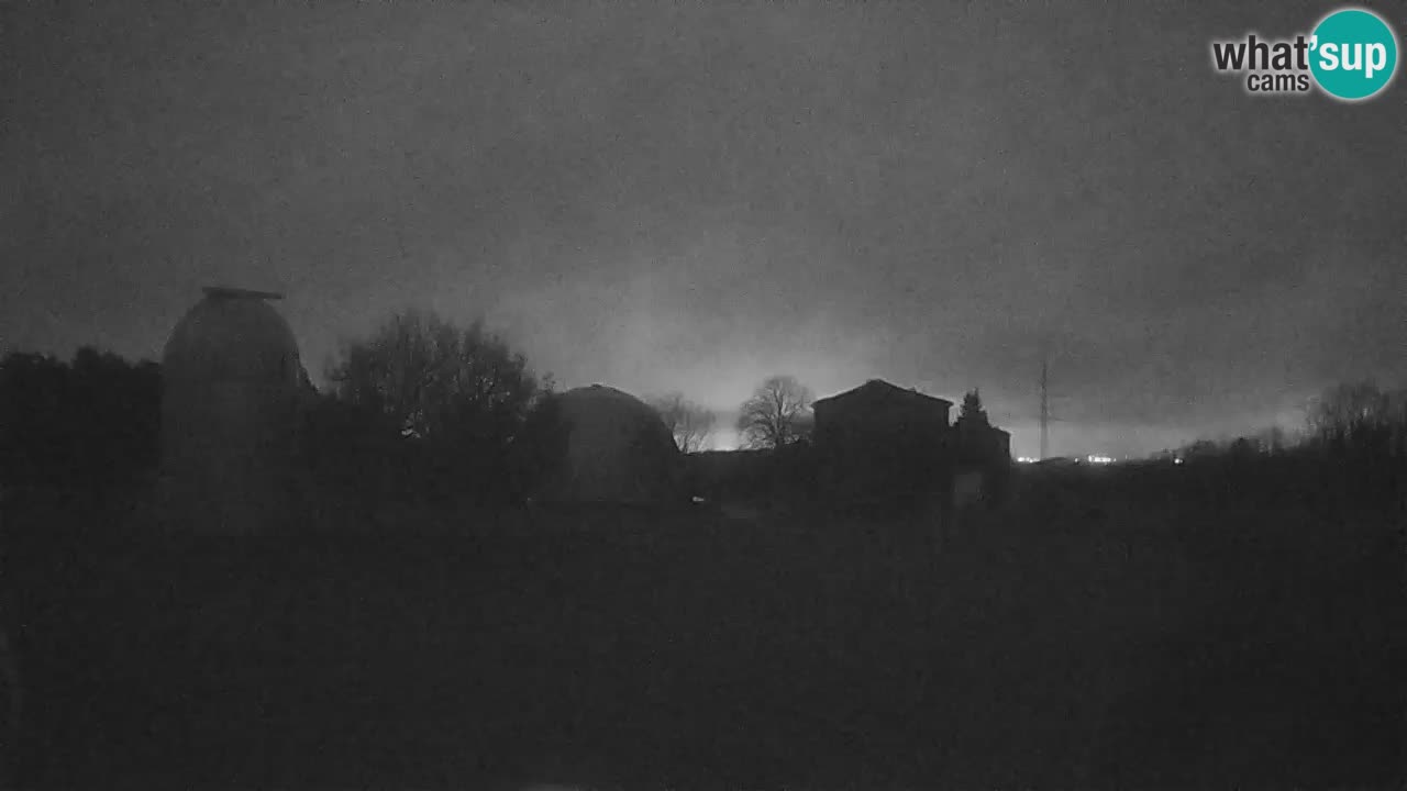 Webcam en direct de l’Observatoire de Višnjan – Explorez le ciel, les astéroïdes, les comètes et les météoroïdes