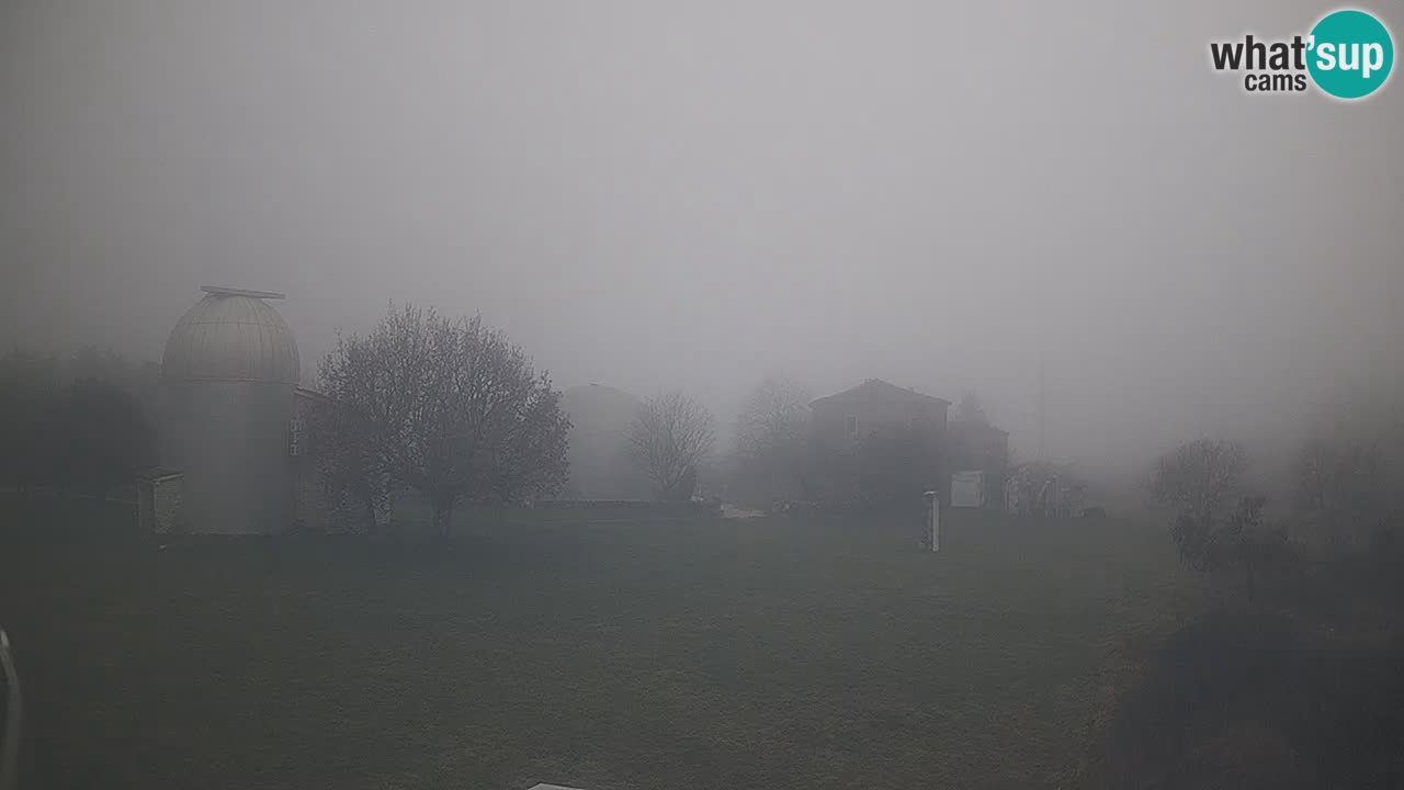 Webcam en direct de l’Observatoire de Višnjan – Explorez le ciel, les astéroïdes, les comètes et les météoroïdes