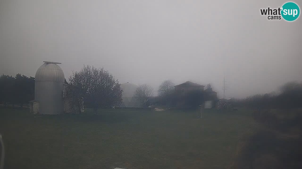 Webcam live dell’Osservatorio di  – Esplora il cielo, gli asteroidi, i comete e i meteoroidi.