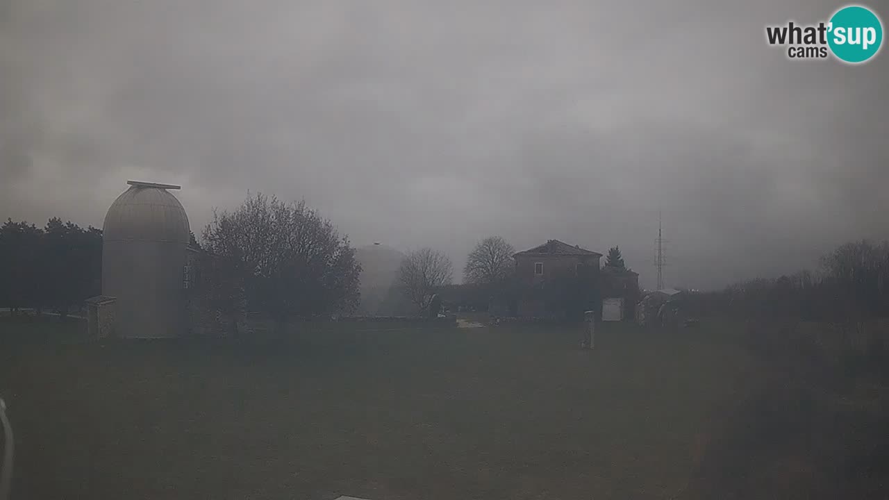 Webcam en direct de l’Observatoire de Višnjan – Explorez le ciel, les astéroïdes, les comètes et les météoroïdes