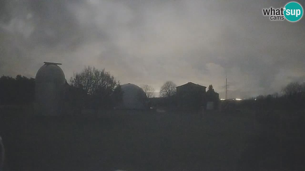 Webcam en direct de l’Observatoire de Višnjan – Explorez le ciel, les astéroïdes, les comètes et les météoroïdes