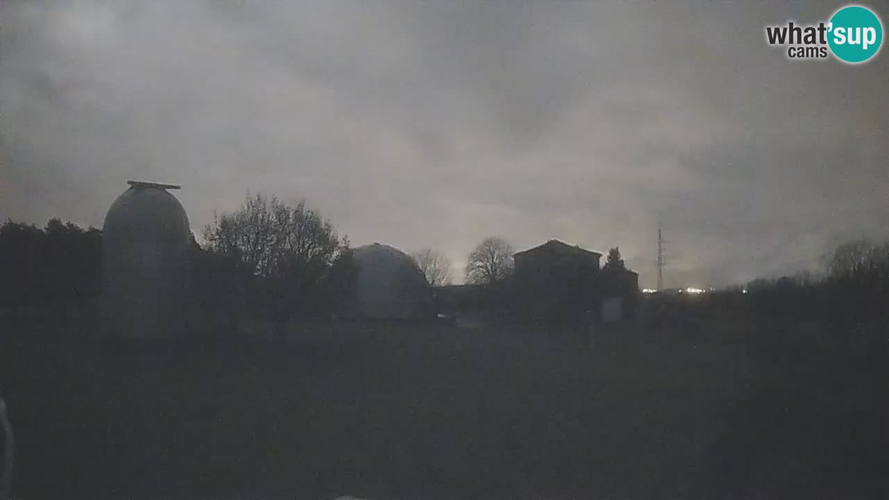 Višnjan-Observatorium Live Webcam – Explore the Sky, Asteroids, Comets, and Meteoroids