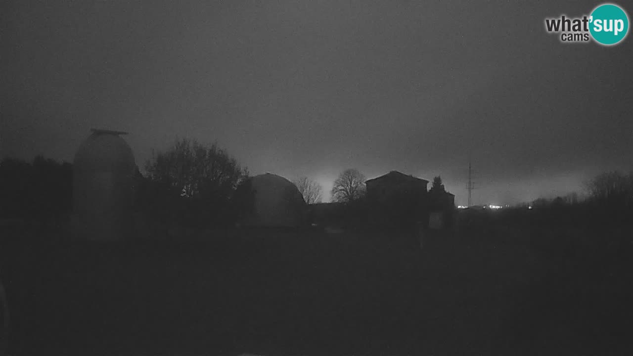 Višnjan-Observatorium Live Webcam – Explore the Sky, Asteroids, Comets, and Meteoroids