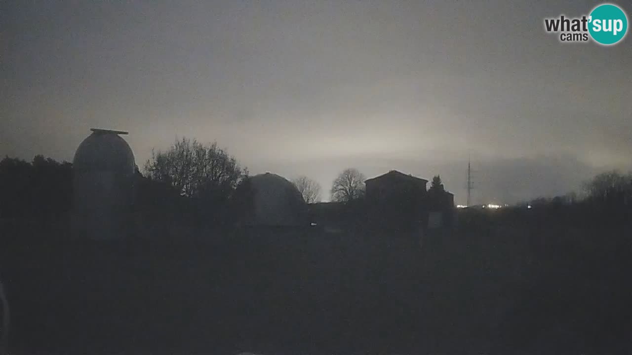 Webcam en direct de l’Observatoire de Višnjan – Explorez le ciel, les astéroïdes, les comètes et les météoroïdes
