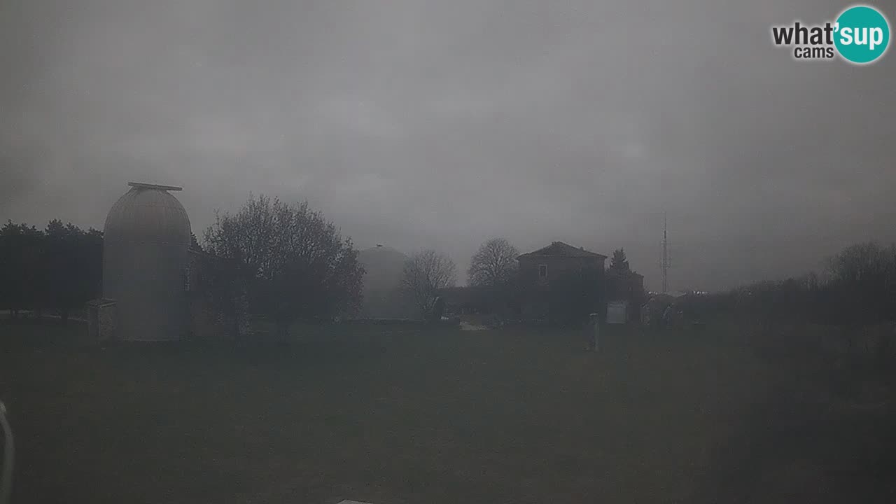 Webcam live dell’Osservatorio di  – Esplora il cielo, gli asteroidi, i comete e i meteoroidi.