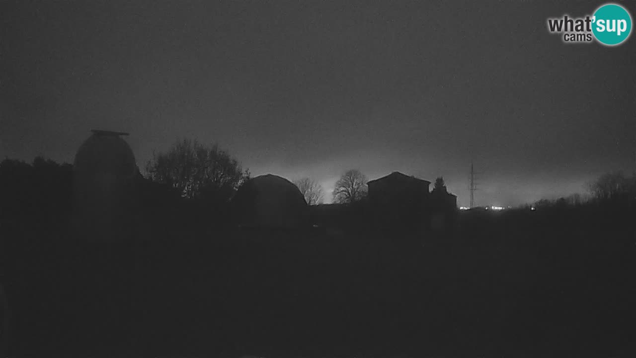 Webcam en direct de l’Observatoire de Višnjan – Explorez le ciel, les astéroïdes, les comètes et les météoroïdes
