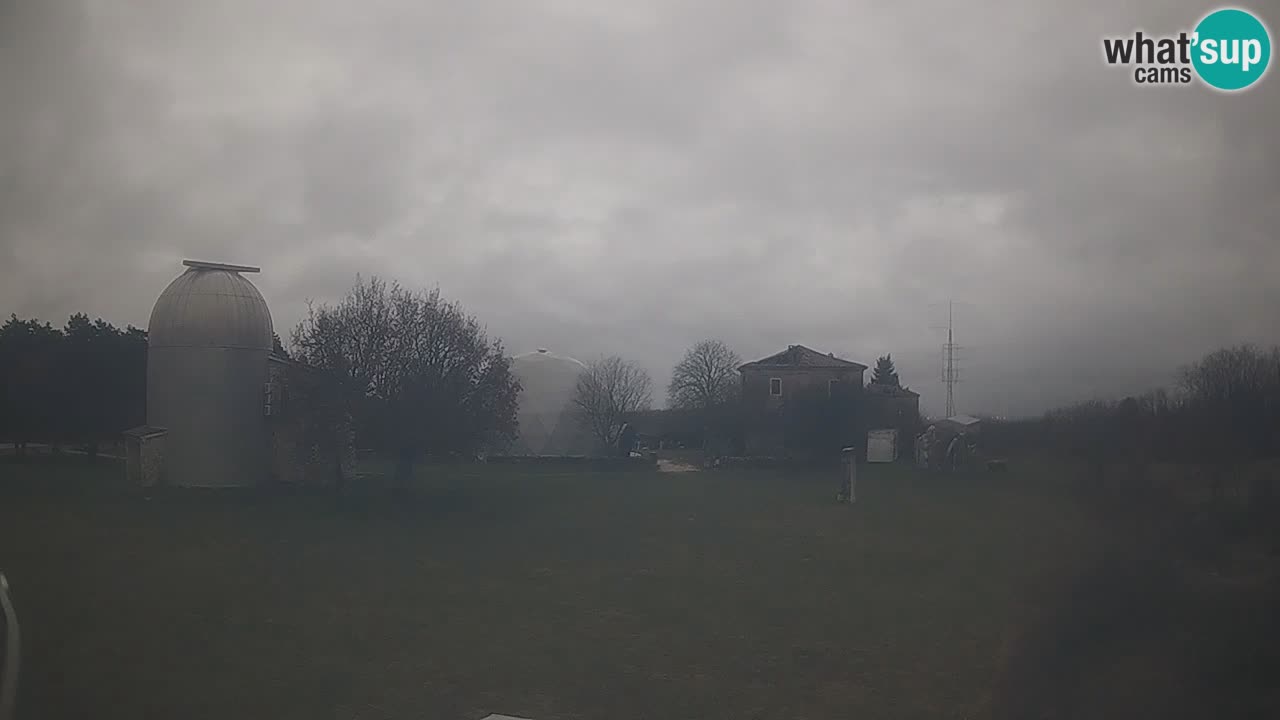 Webcam live dell’Osservatorio di  – Esplora il cielo, gli asteroidi, i comete e i meteoroidi.