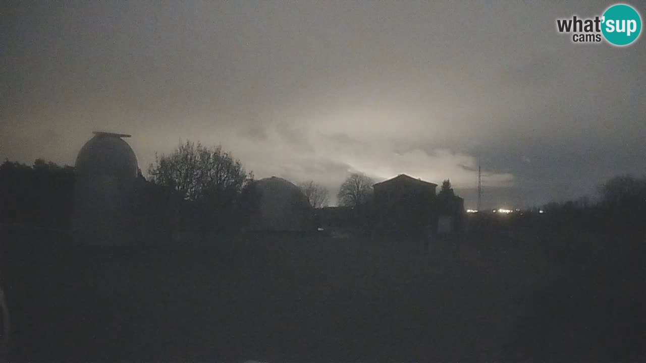 Webcam en direct de l’Observatoire de Višnjan – Explorez le ciel, les astéroïdes, les comètes et les météoroïdes
