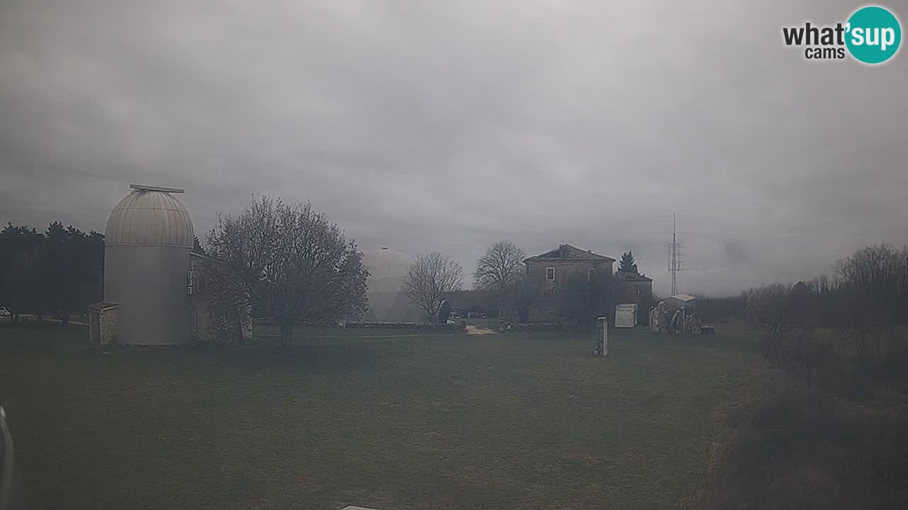 Cámara web en vivo del Observatorio de Višnjan: explora el cielo, los asteroides, cometas y meteoroides