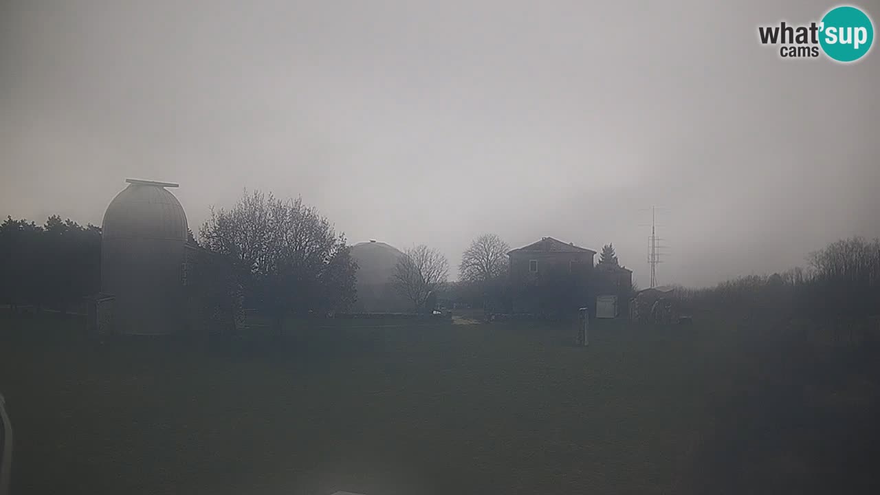 Webcam en direct de l’Observatoire de Višnjan – Explorez le ciel, les astéroïdes, les comètes et les météoroïdes