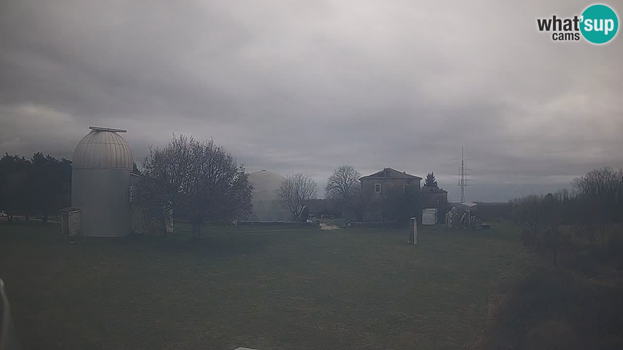 Observatorij Višnjan spletna kamera – Odkrivajte nebo, asteroide, komete in meteorite