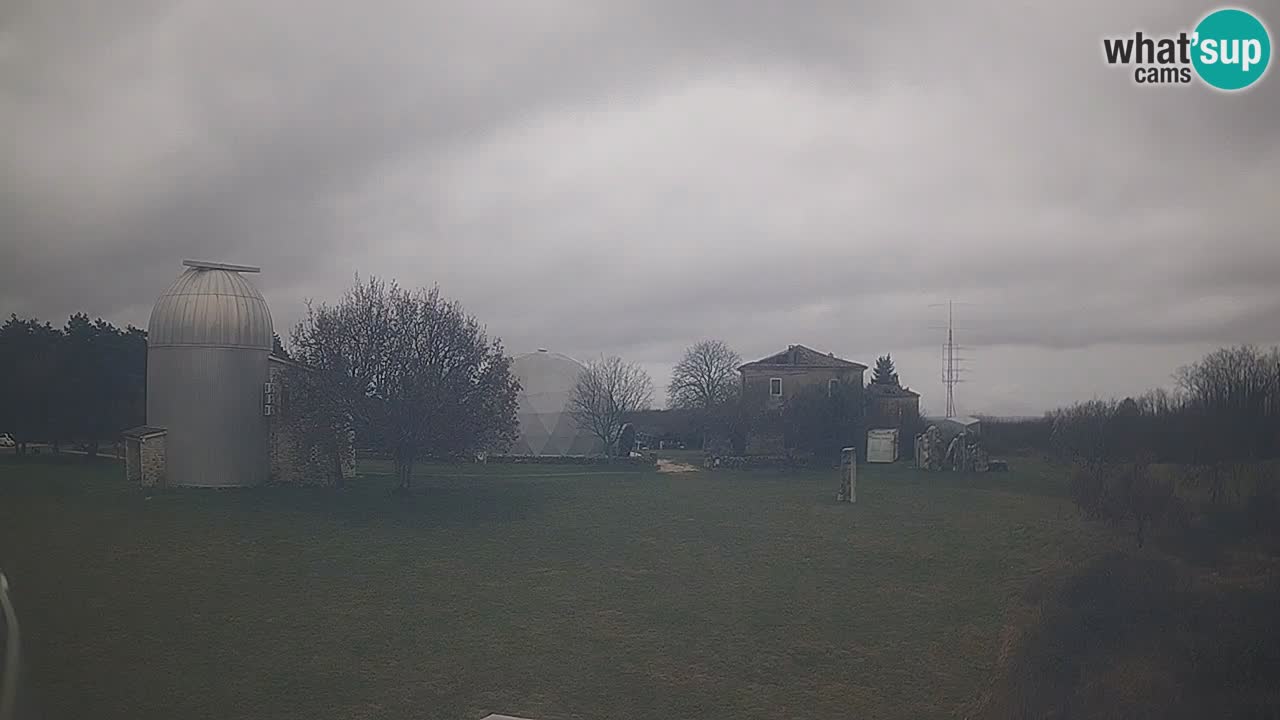 Cámara web en vivo del Observatorio de Višnjan: explora el cielo, los asteroides, cometas y meteoroides