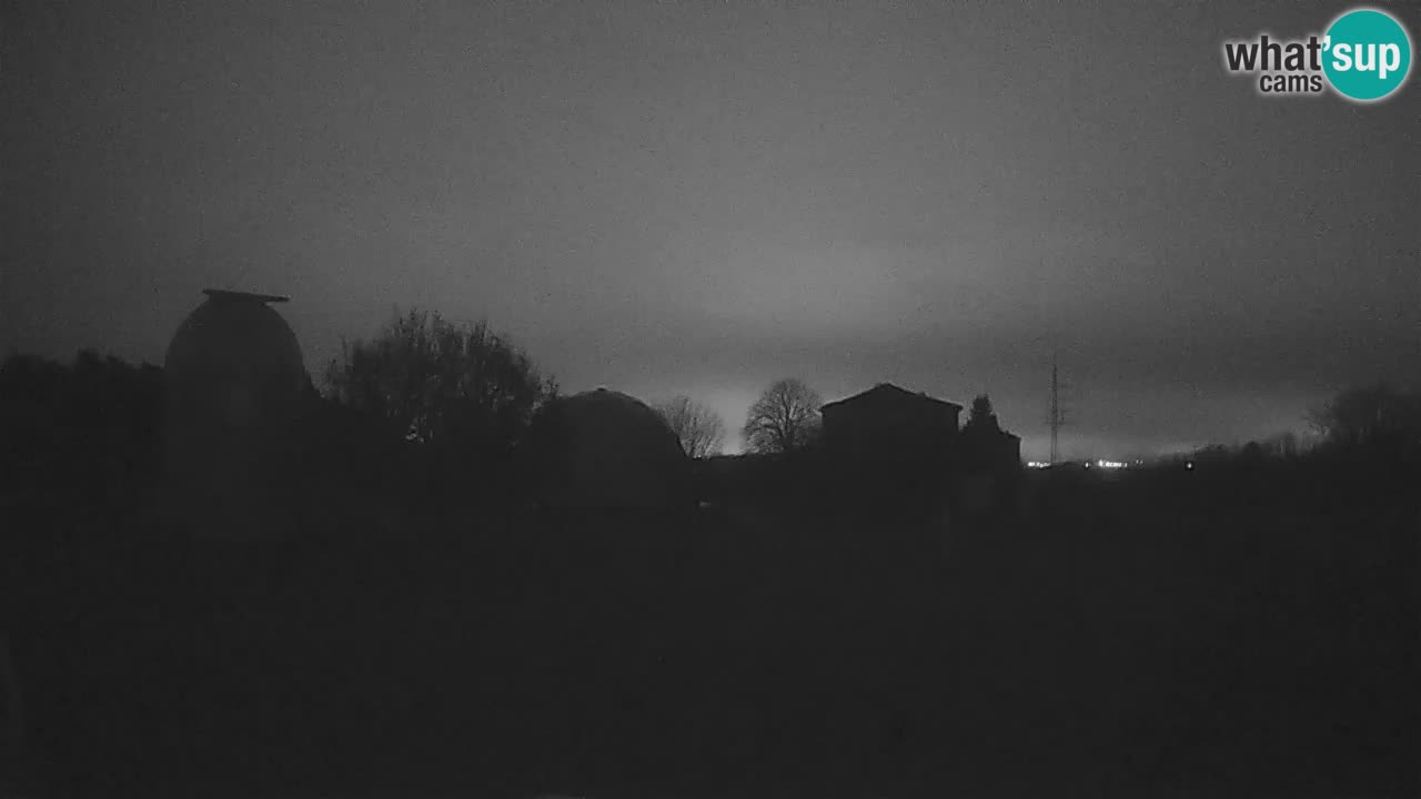 Cámara web en vivo del Observatorio de Višnjan: explora el cielo, los asteroides, cometas y meteoroides