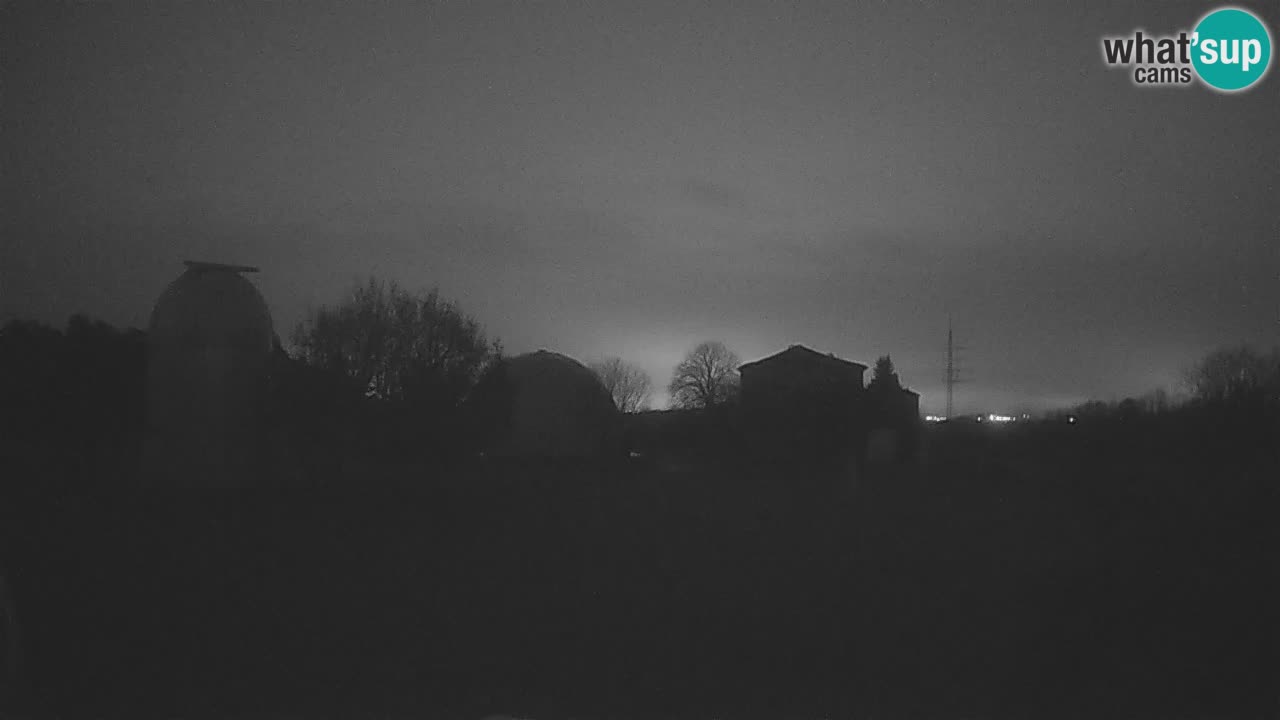 Webcam live dell’Osservatorio di – Esplora il cielo, gli asteroidi, i comete e i meteoroidi.