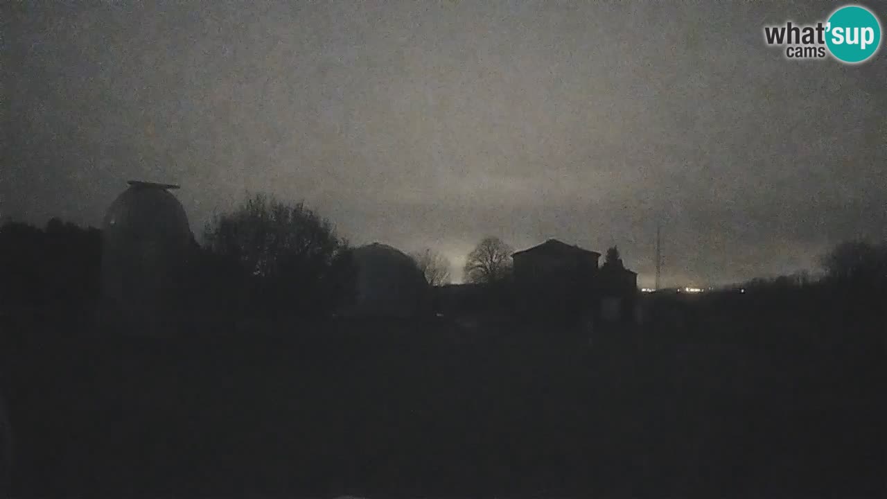 Webcam en direct de l’Observatoire de Višnjan – Explorez le ciel, les astéroïdes, les comètes et les météoroïdes