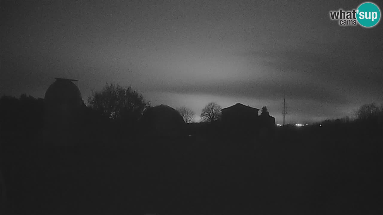 Webcam en direct de l’Observatoire de Višnjan – Explorez le ciel, les astéroïdes, les comètes et les météoroïdes
