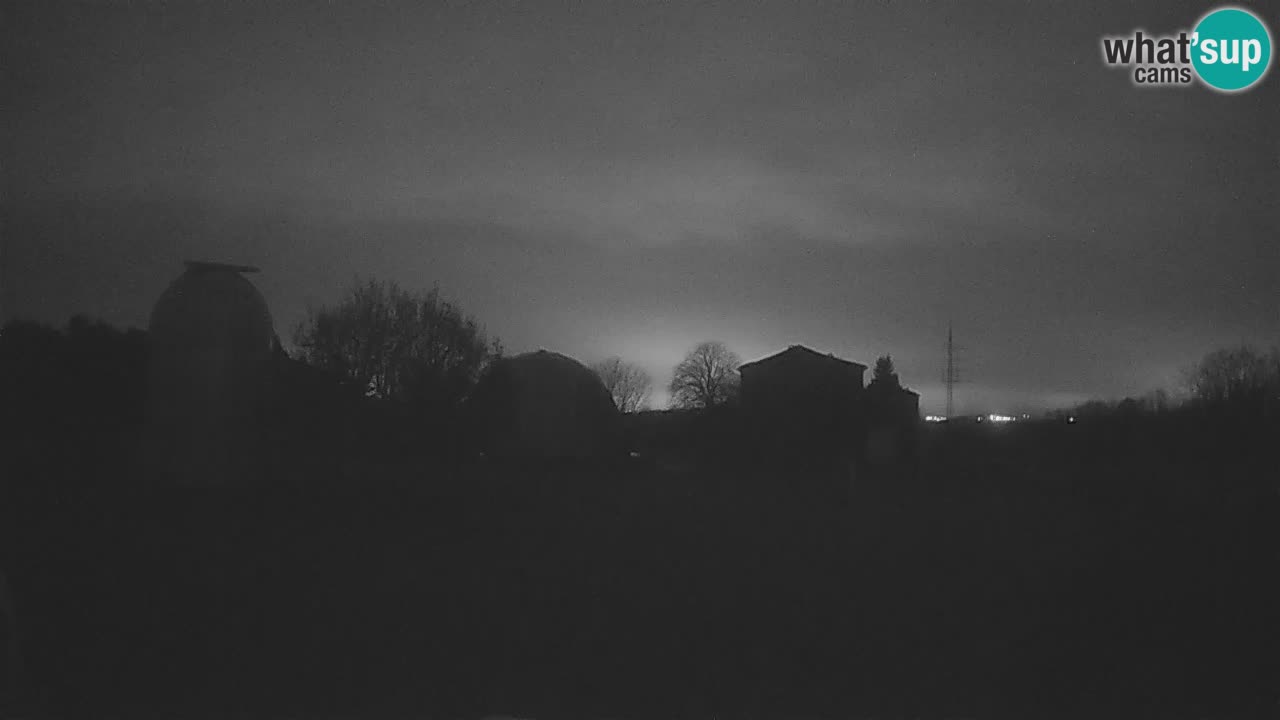 Webcam en direct de l’Observatoire de Višnjan – Explorez le ciel, les astéroïdes, les comètes et les météoroïdes