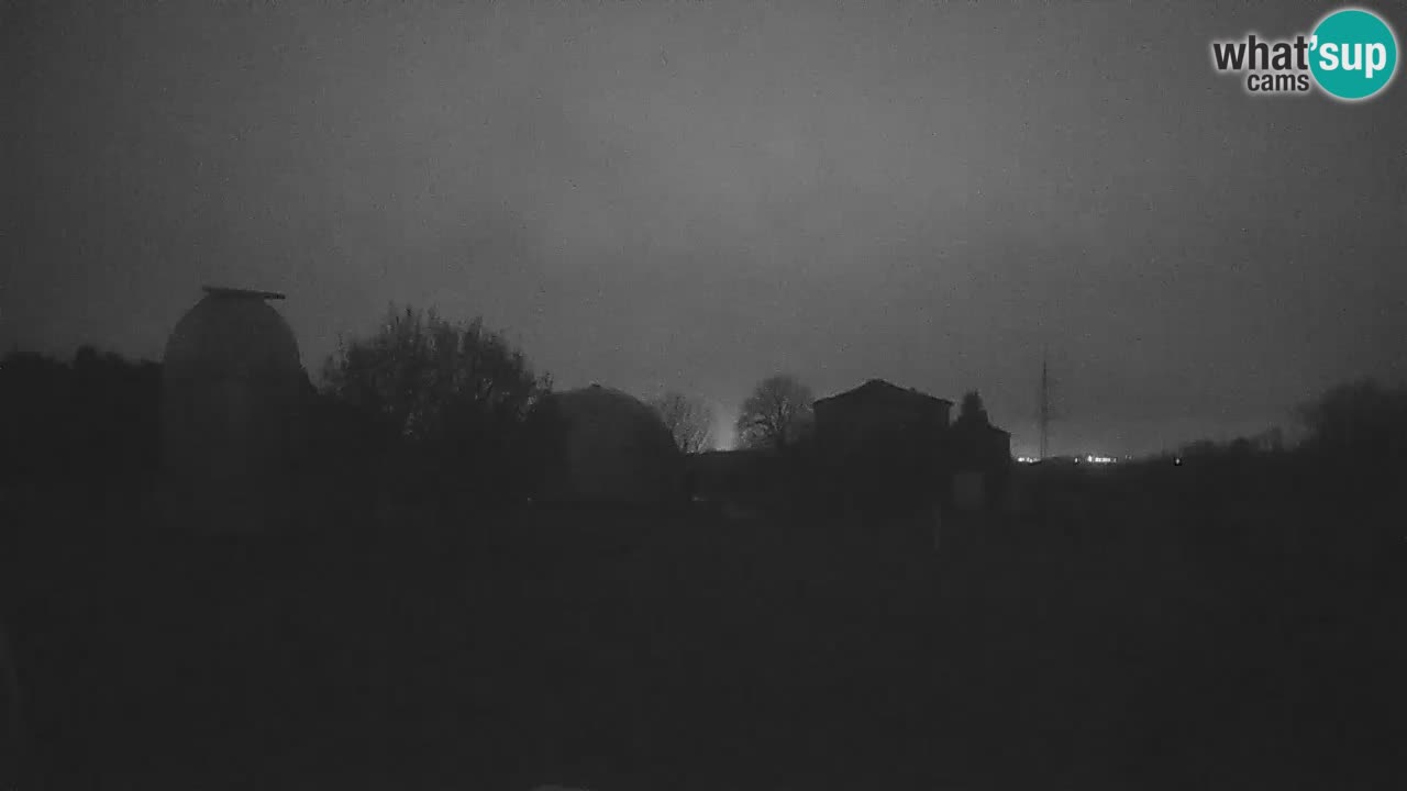 Webcam en direct de l’Observatoire de Višnjan – Explorez le ciel, les astéroïdes, les comètes et les météoroïdes