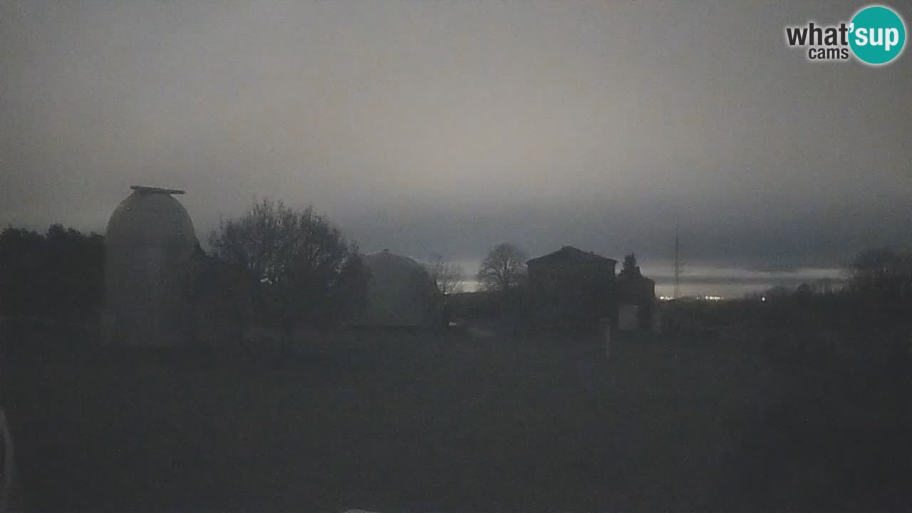 Cámara web en vivo del Observatorio de Višnjan: explora el cielo, los asteroides, cometas y meteoroides