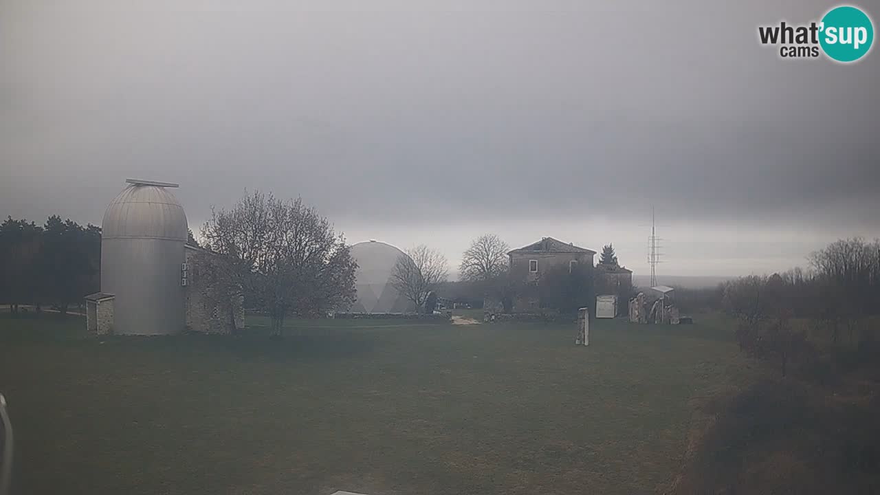 Webcam en direct de l’Observatoire de Višnjan – Explorez le ciel, les astéroïdes, les comètes et les météoroïdes