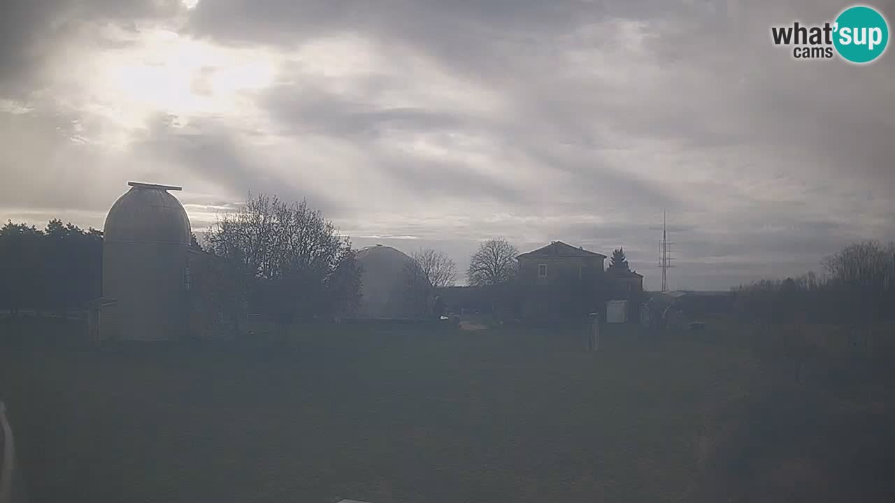 Webcam en direct de l’Observatoire de Višnjan – Explorez le ciel, les astéroïdes, les comètes et les météoroïdes