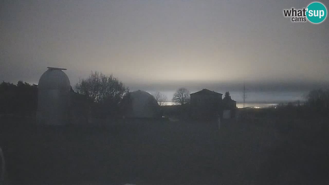 Webcam en direct de l’Observatoire de Višnjan – Explorez le ciel, les astéroïdes, les comètes et les météoroïdes