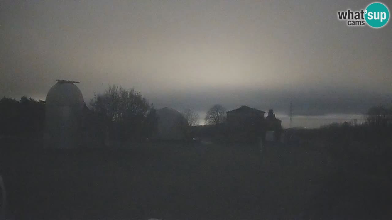 Webcam en direct de l’Observatoire de Višnjan – Explorez le ciel, les astéroïdes, les comètes et les météoroïdes
