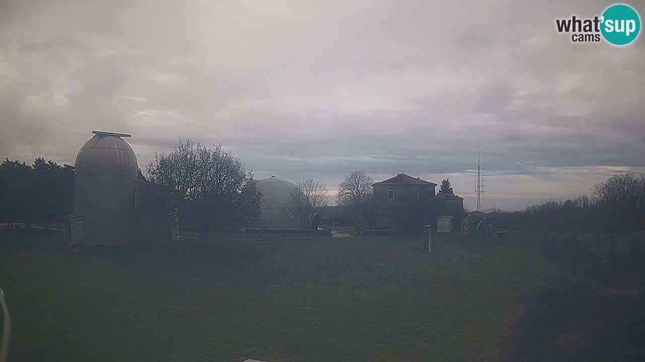 Višnjan-Observatorium Live Webcam – Explore the Sky, Asteroids, Comets, and Meteoroids