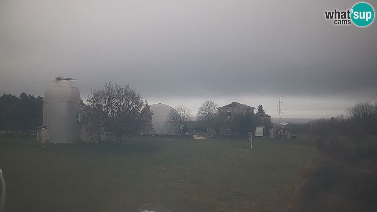 Webcam en direct de l’Observatoire de Višnjan – Explorez le ciel, les astéroïdes, les comètes et les météoroïdes