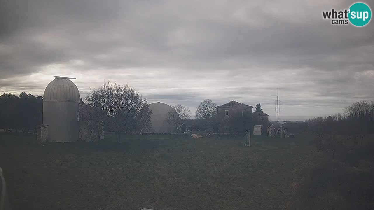 Cámara web en vivo del Observatorio de Višnjan: explora el cielo, los asteroides, cometas y meteoroides