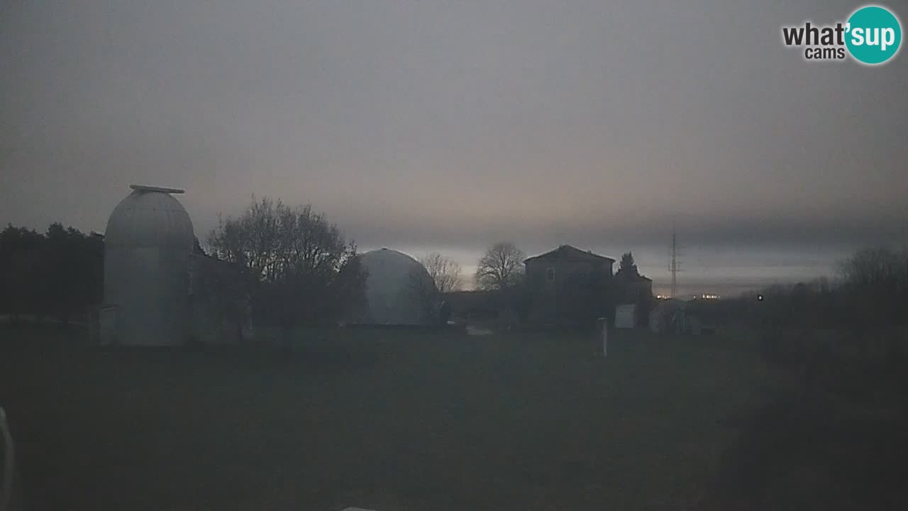 Webcam en direct de l’Observatoire de Višnjan – Explorez le ciel, les astéroïdes, les comètes et les météoroïdes