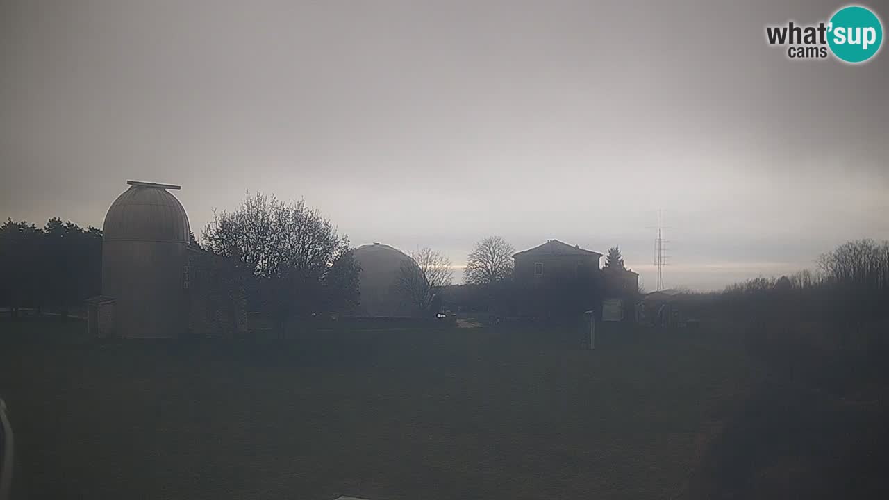 Webcam en direct de l’Observatoire de Višnjan – Explorez le ciel, les astéroïdes, les comètes et les météoroïdes