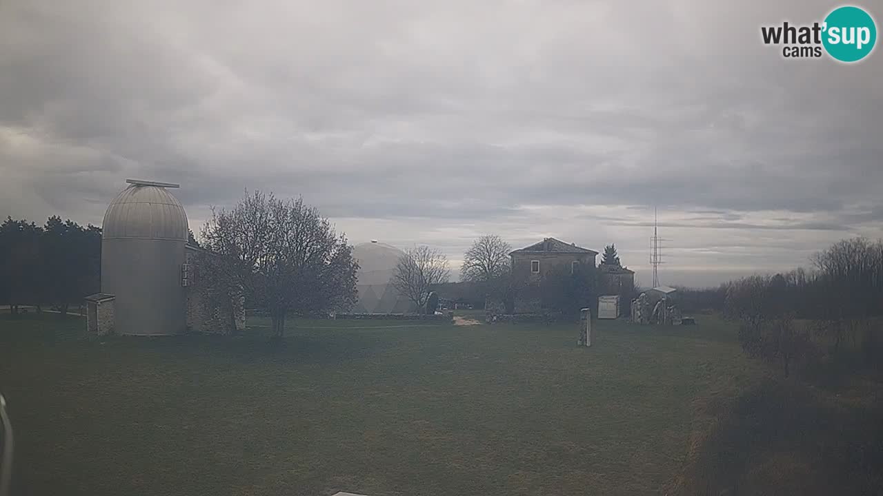 Cámara web en vivo del Observatorio de Višnjan: explora el cielo, los asteroides, cometas y meteoroides