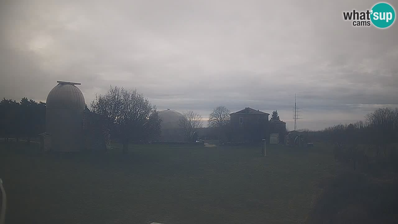 Webcam en direct de l’Observatoire de Višnjan – Explorez le ciel, les astéroïdes, les comètes et les météoroïdes