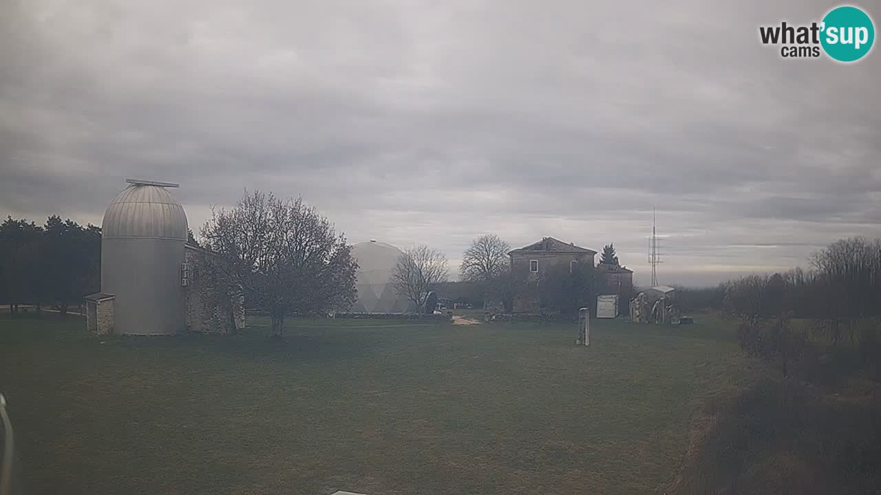 Cámara web en vivo del Observatorio de Višnjan: explora el cielo, los asteroides, cometas y meteoroides