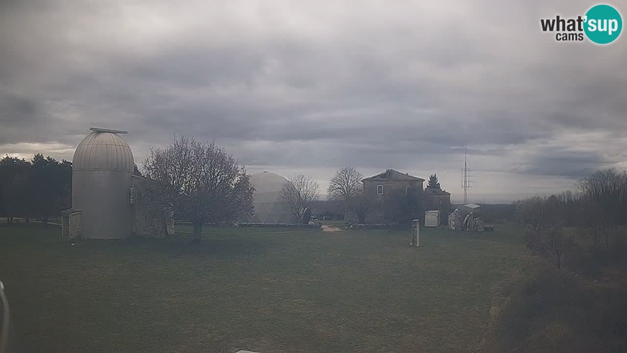 Observatorij Višnjan spletna kamera – Odkrivajte nebo, asteroide, komete in meteorite