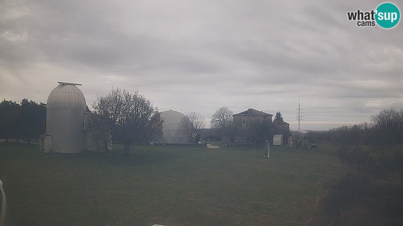 Webcam en direct de l’Observatoire de Višnjan – Explorez le ciel, les astéroïdes, les comètes et les météoroïdes