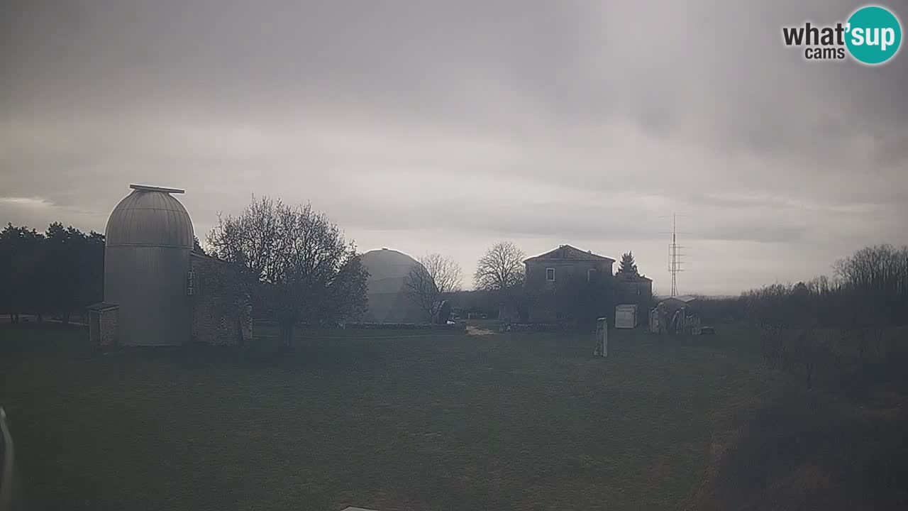 Webcam live dell’Osservatorio di  – Esplora il cielo, gli asteroidi, i comete e i meteoroidi.