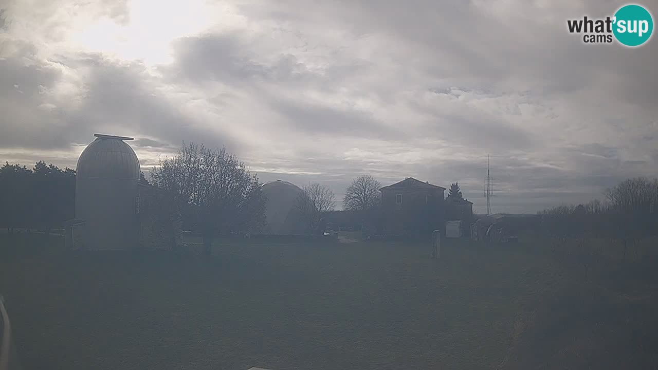 Višnjan-Observatorium Live Webcam – Explore the Sky, Asteroids, Comets, and Meteoroids