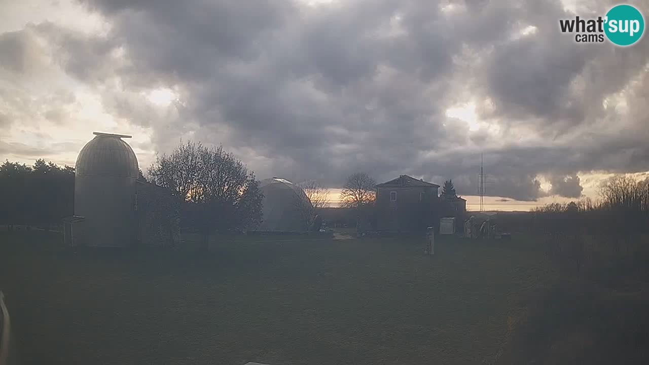 Cámara web en vivo del Observatorio de Višnjan: explora el cielo, los asteroides, cometas y meteoroides