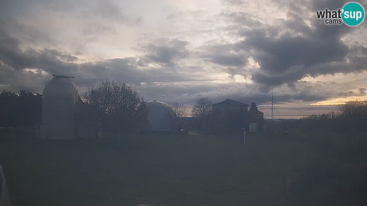 Višnjan-Observatorium Live Webcam – Explore the Sky, Asteroids, Comets, and Meteoroids