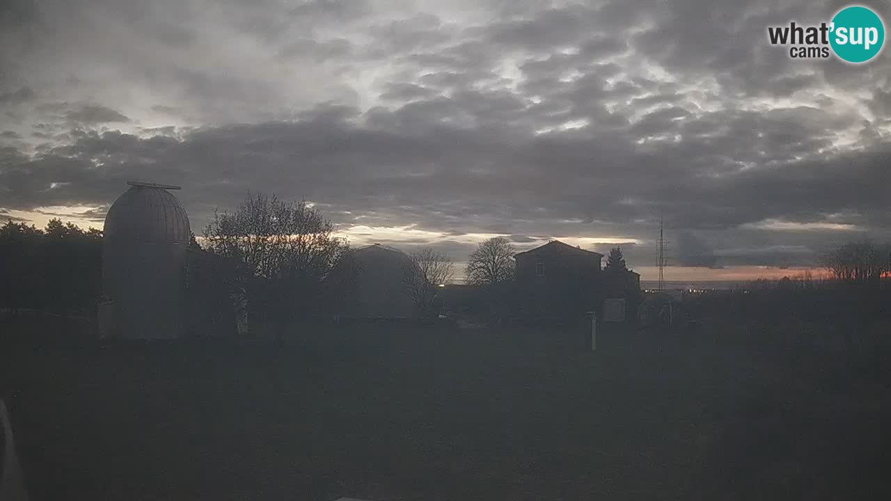 Višnjan-Observatorium Live Webcam – Explore the Sky, Asteroids, Comets, and Meteoroids